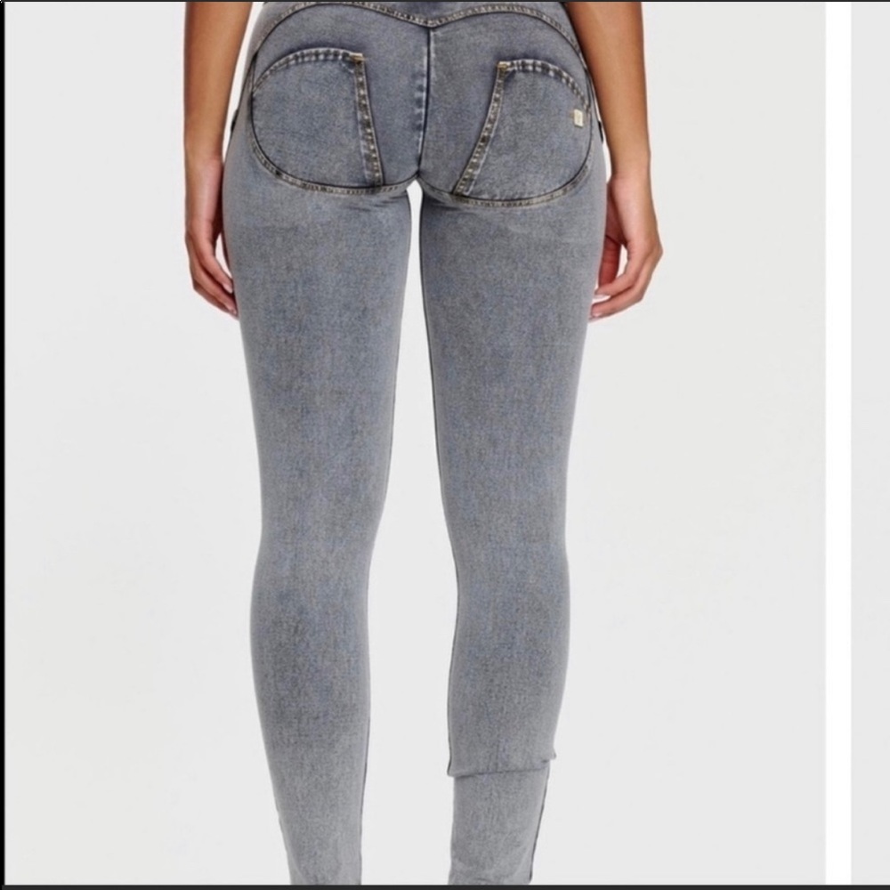 NWOT Wr Up Freddy Jegging!